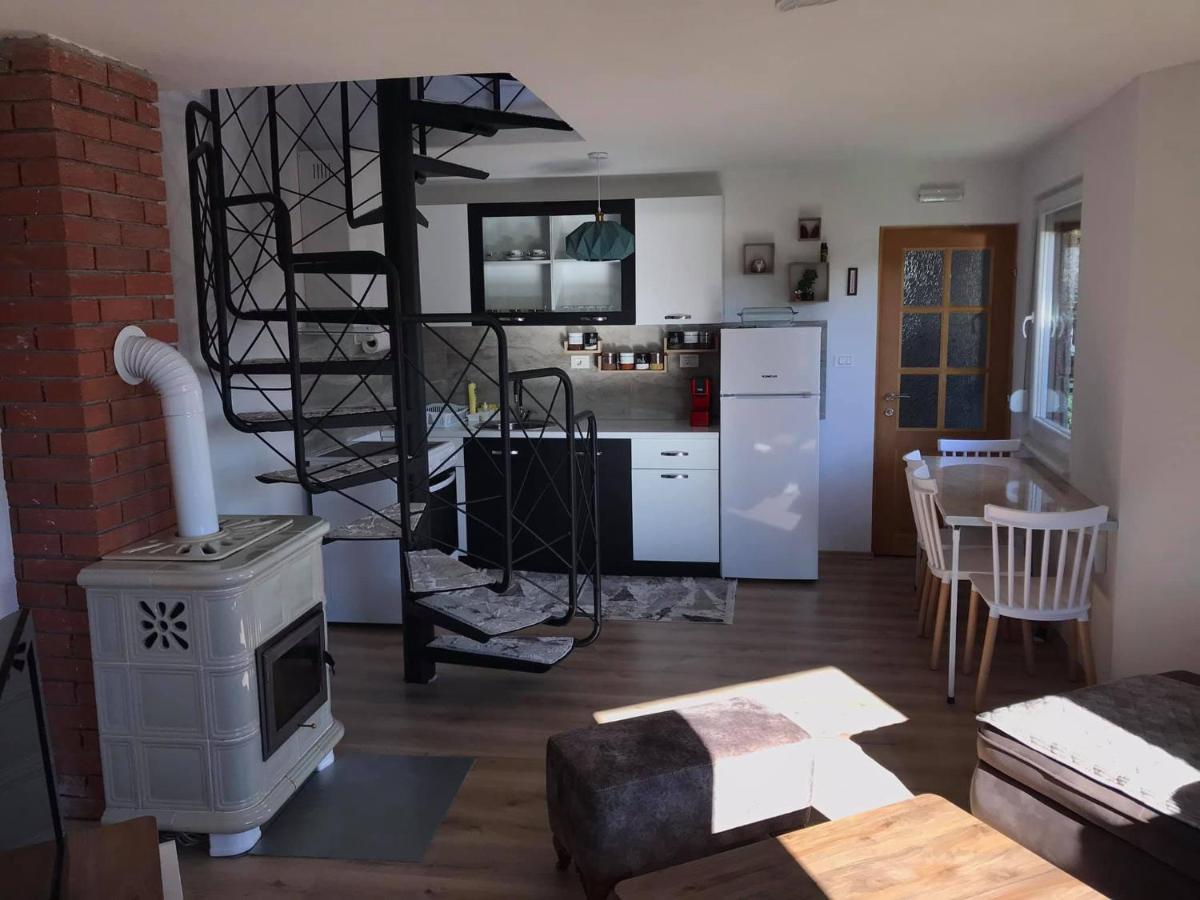 Villa 80 Kodra E Diellit 泰托沃 外观 照片