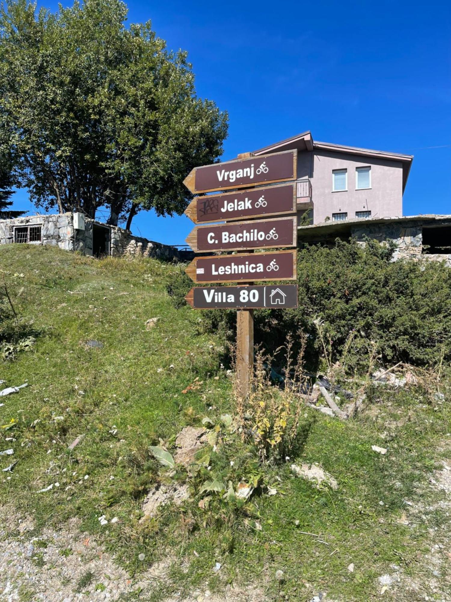 Villa 80 Kodra E Diellit 泰托沃 外观 照片